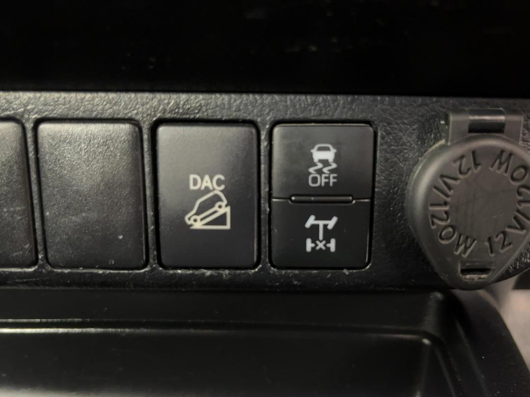 Photo '30' of Toyota Hilux