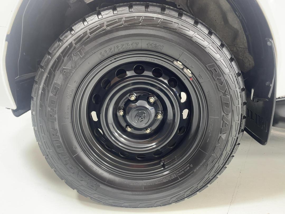 Photo '10' of Toyota Hilux