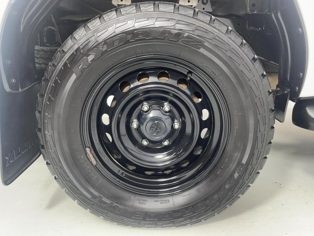 Photo '12' of Toyota Hilux