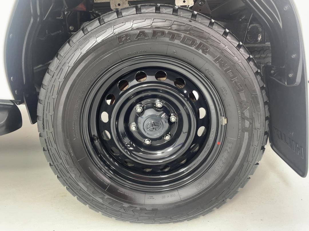 Photo '11' of Toyota Hilux
