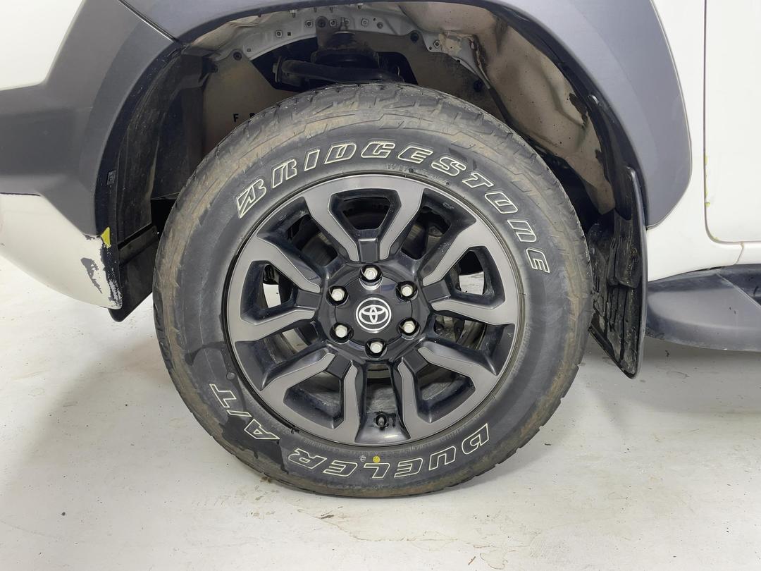 Photo '10' of Toyota Hilux
