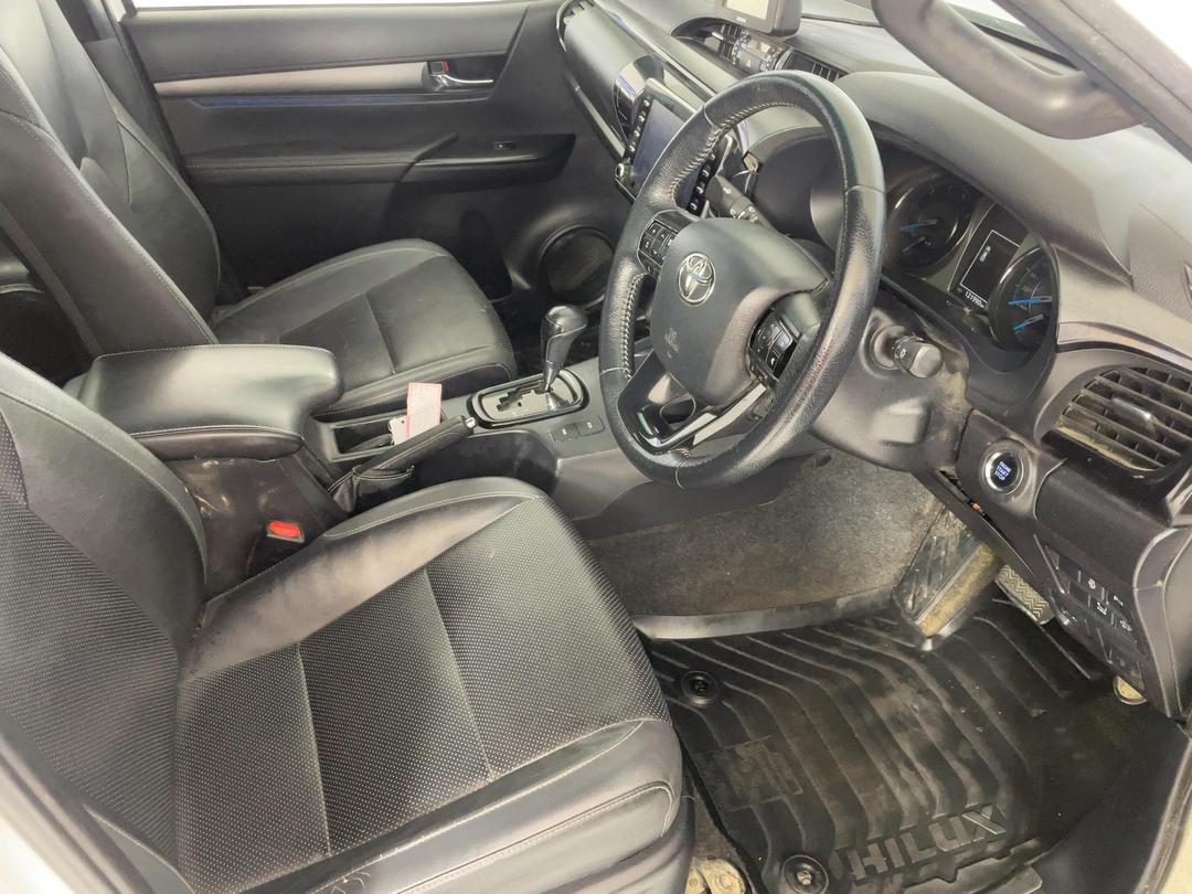 Photo '16' of Toyota Hilux