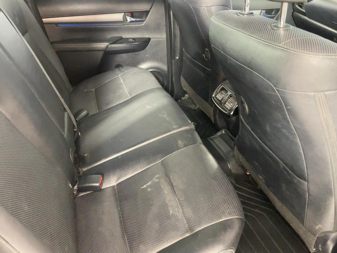 Photo '20' of Toyota Hilux