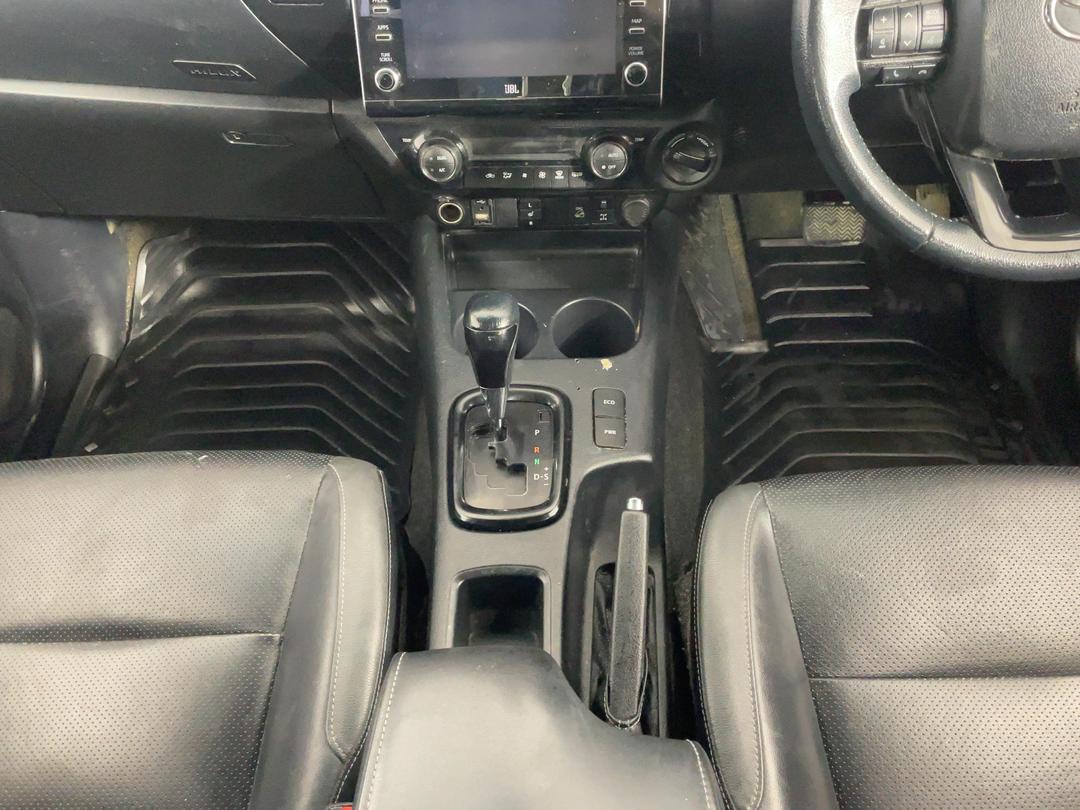 Photo '18' of Toyota Hilux