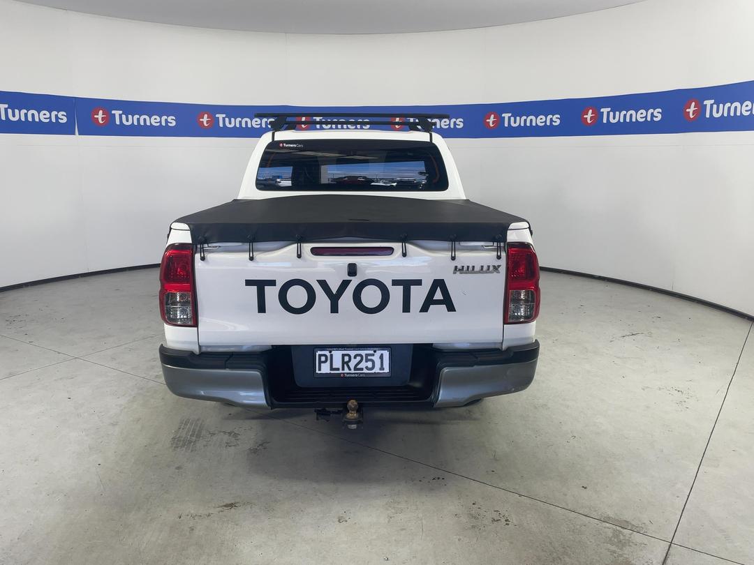 Photo '6' of Toyota Hilux