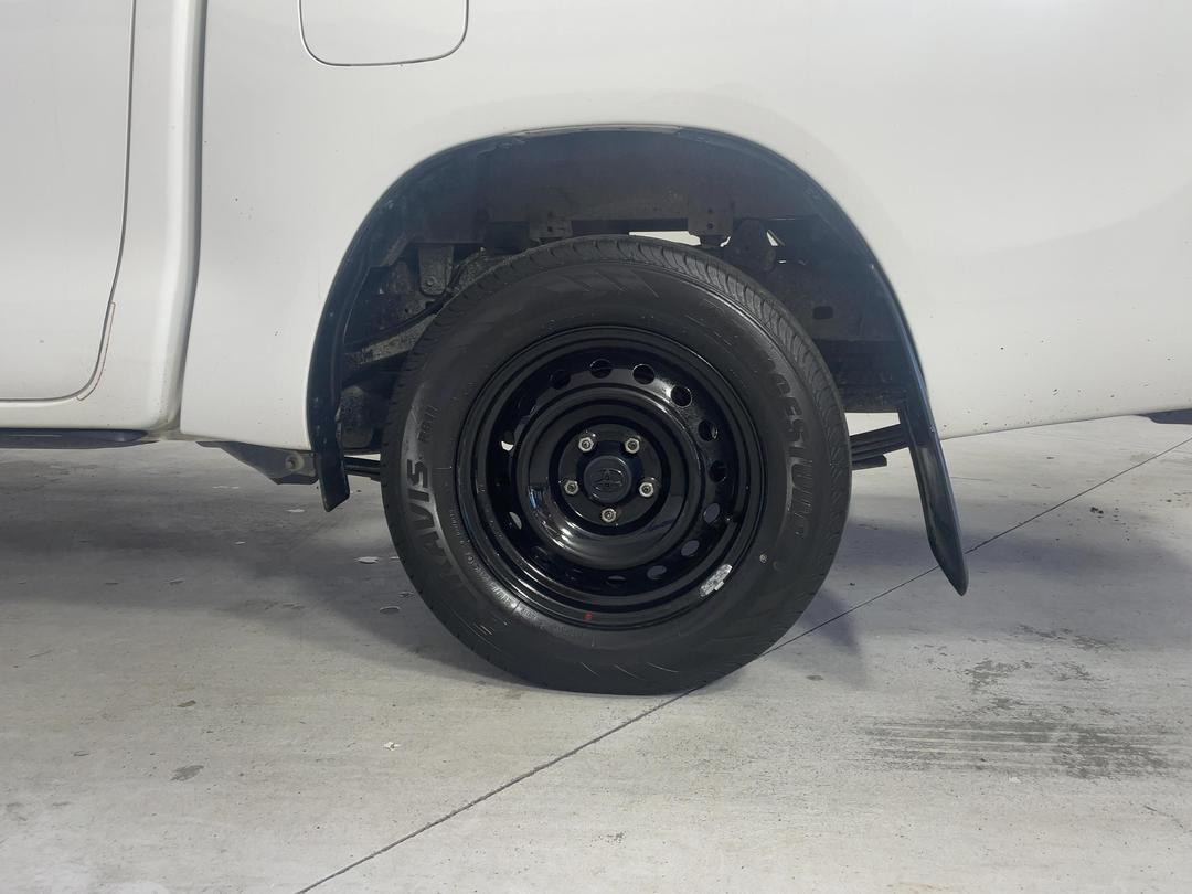 Photo '11' of Toyota Hilux