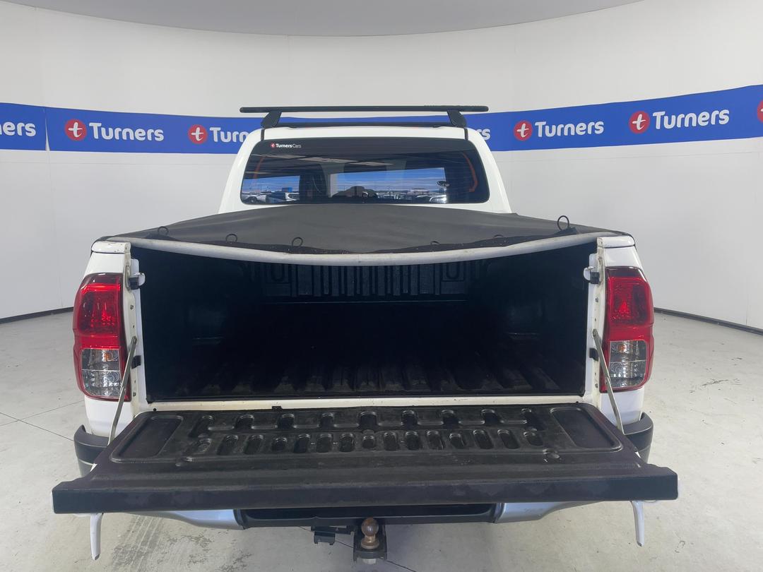 Photo '14' of Toyota Hilux