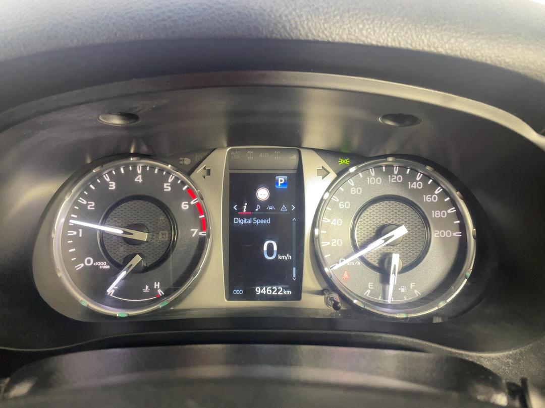 Photo '21' of Toyota Hilux