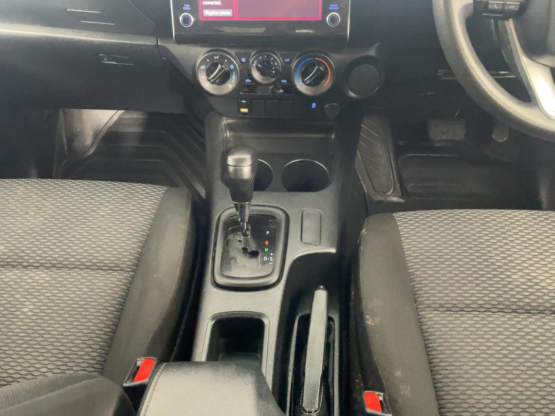 Photo '18' of Toyota Hilux