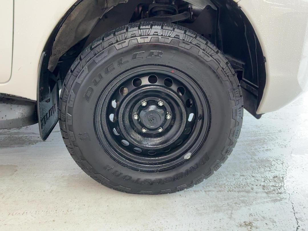 Photo '9' of Toyota Hilux