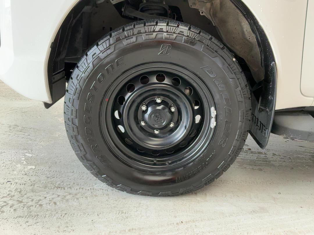 Photo '10' of Toyota Hilux