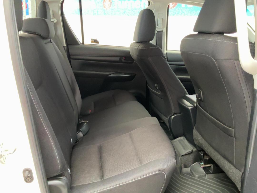 Photo '19' of Toyota Hilux