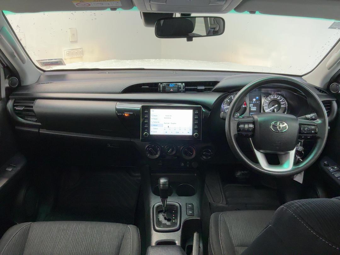 Photo '16' of Toyota Hilux