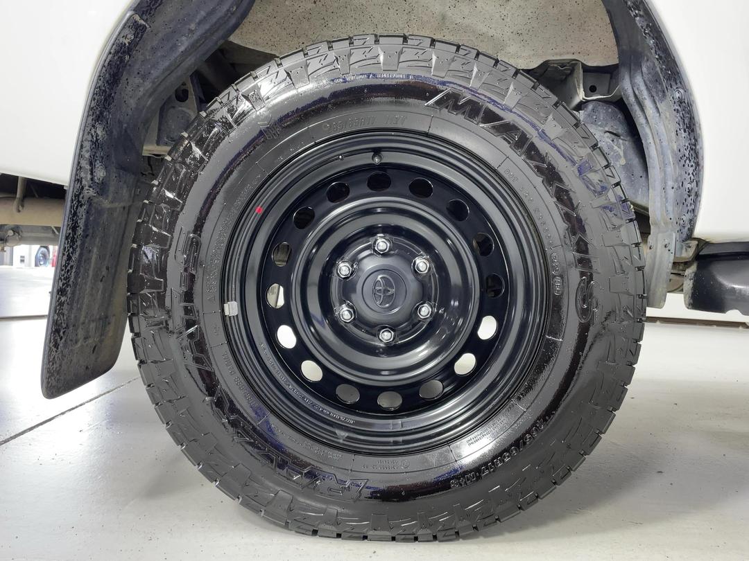 Photo '12' of Toyota Hilux