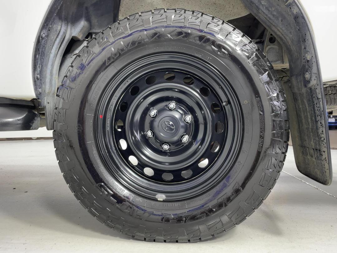 Photo '11' of Toyota Hilux