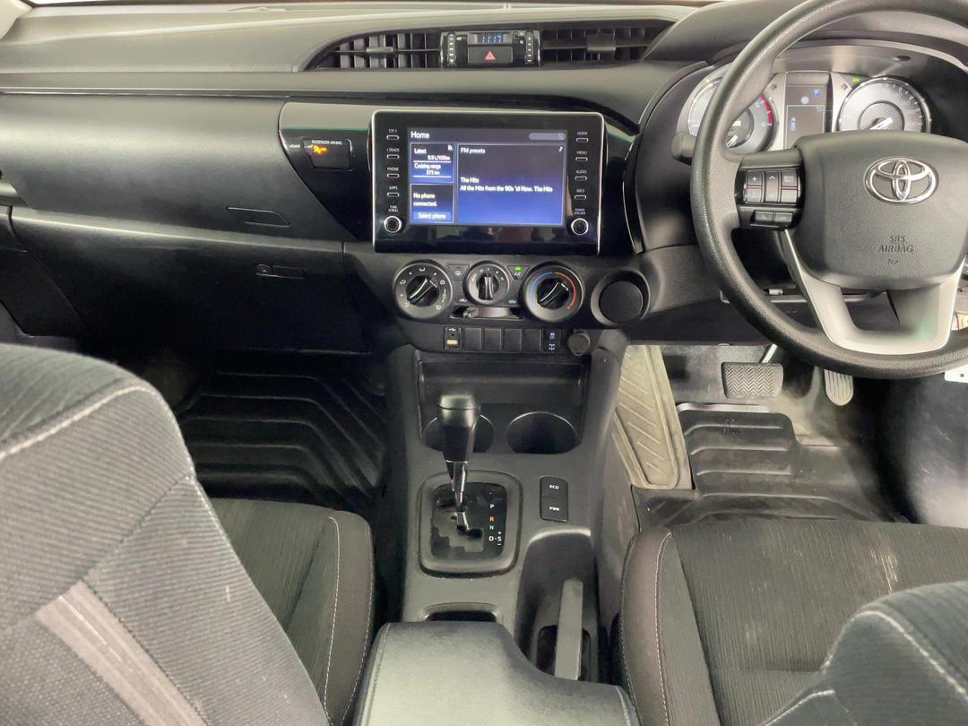 Photo '17' of Toyota Hilux