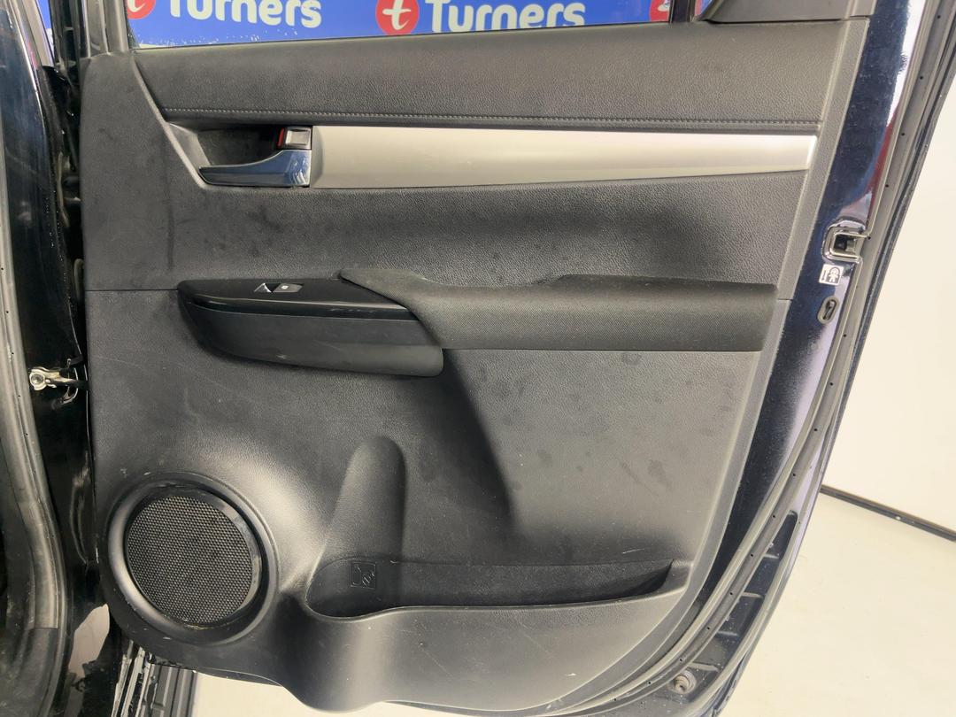 Photo '19' of Toyota Hilux