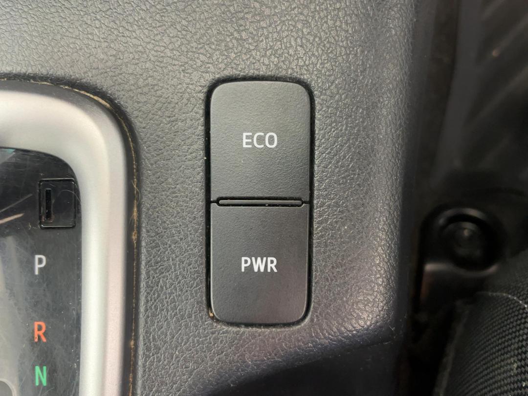 Photo '28' of Toyota Hilux