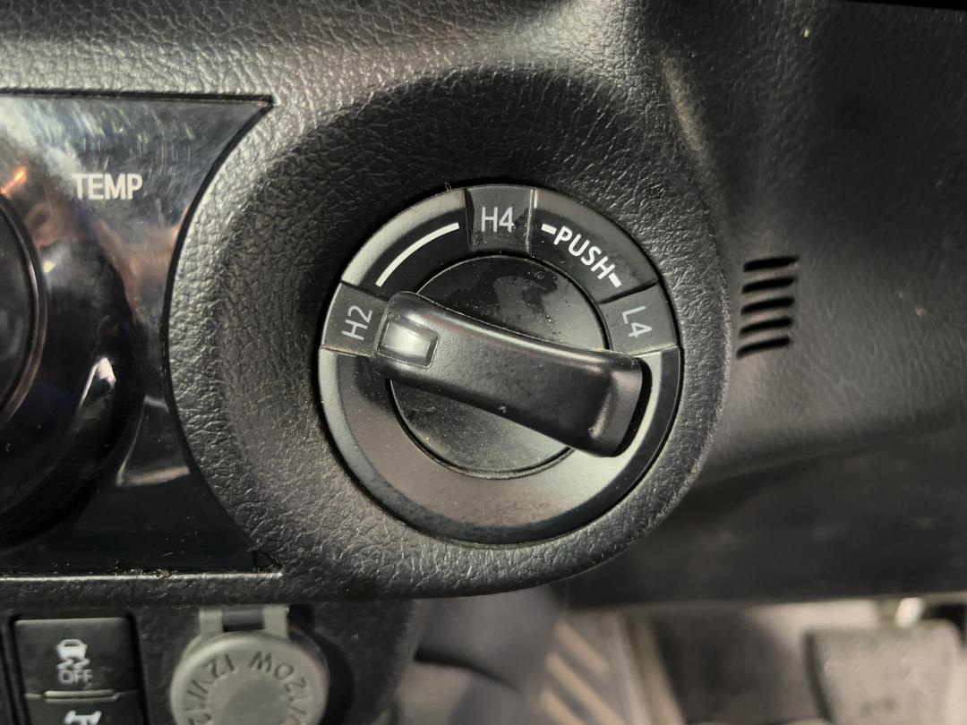 Photo '30' of Toyota Hilux
