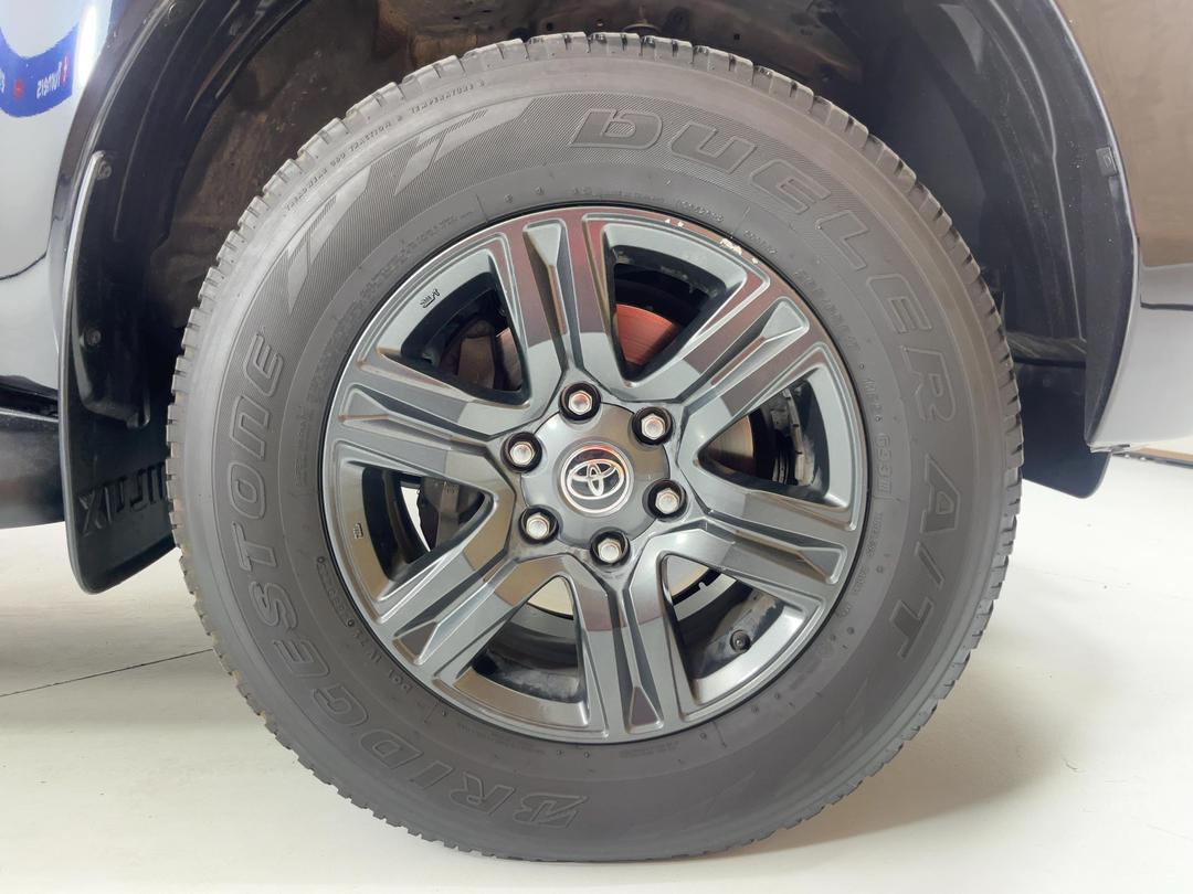 Photo '9' of Toyota Hilux