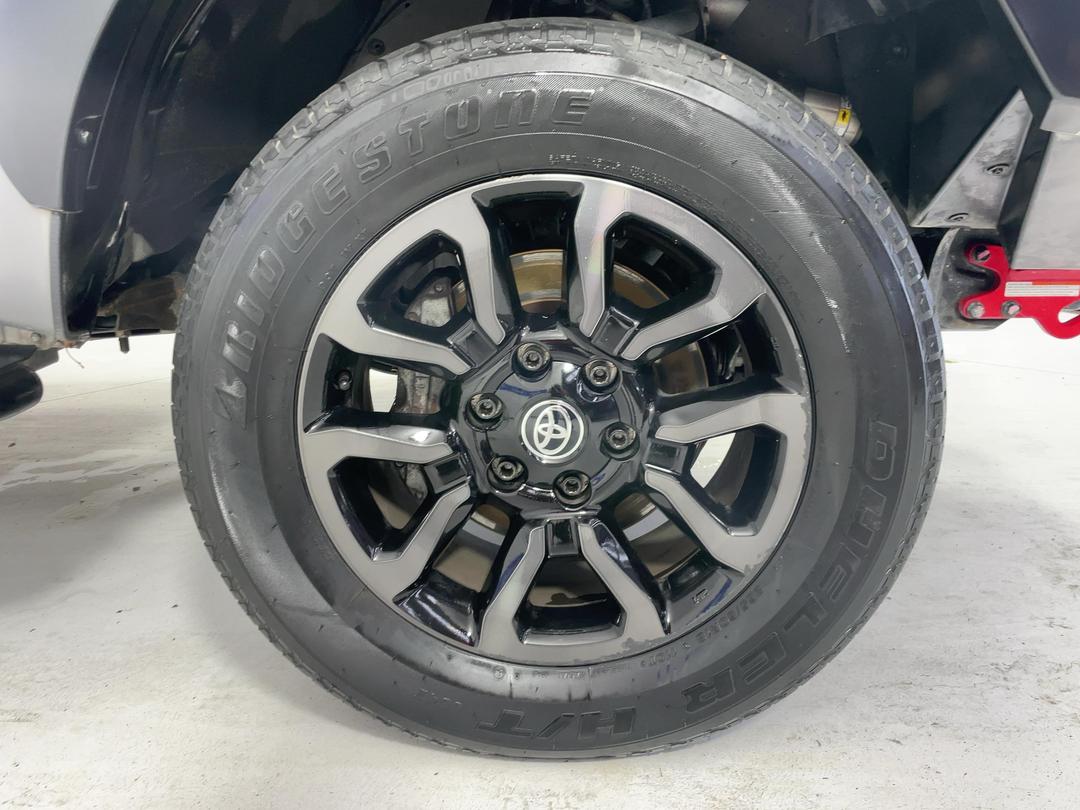 Photo '9' of Toyota Hilux