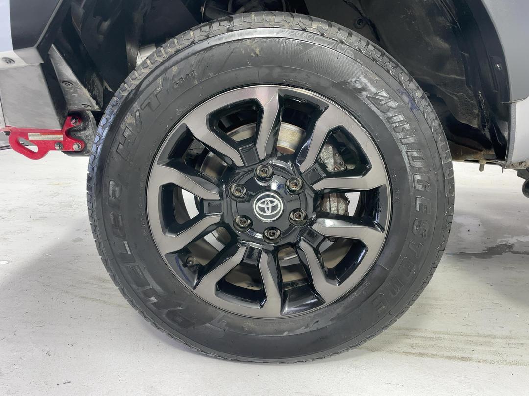 Photo '10' of Toyota Hilux