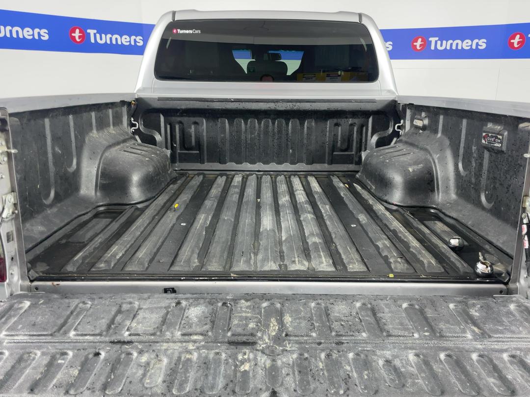 Photo '14' of Toyota Hilux