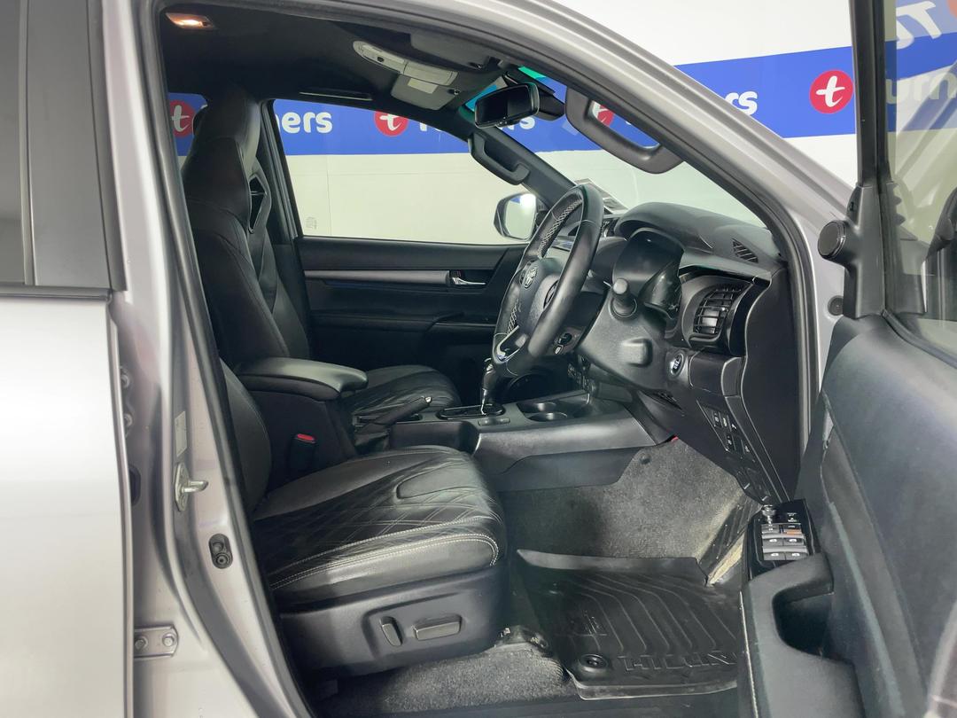 Photo '16' of Toyota Hilux