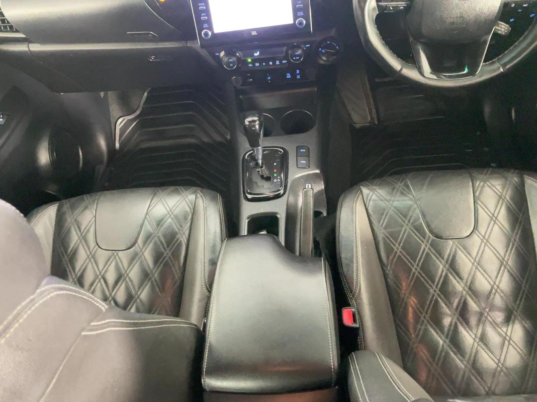 Photo '18' of Toyota Hilux