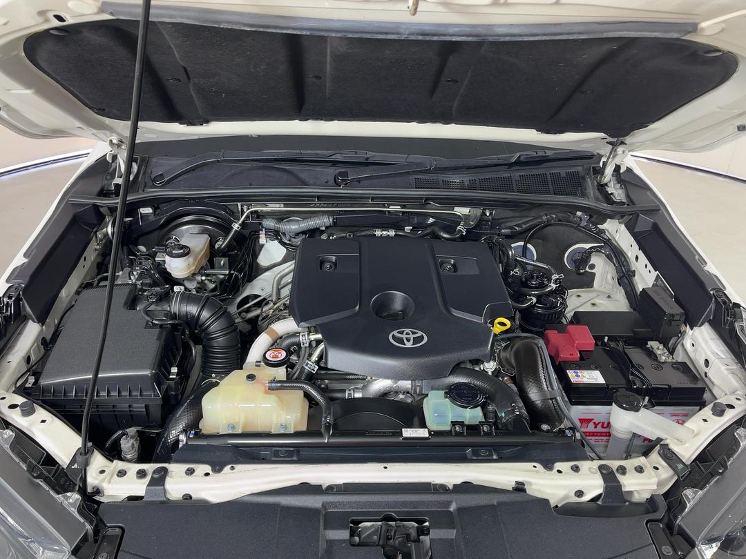 Photo '13' of Toyota Hilux