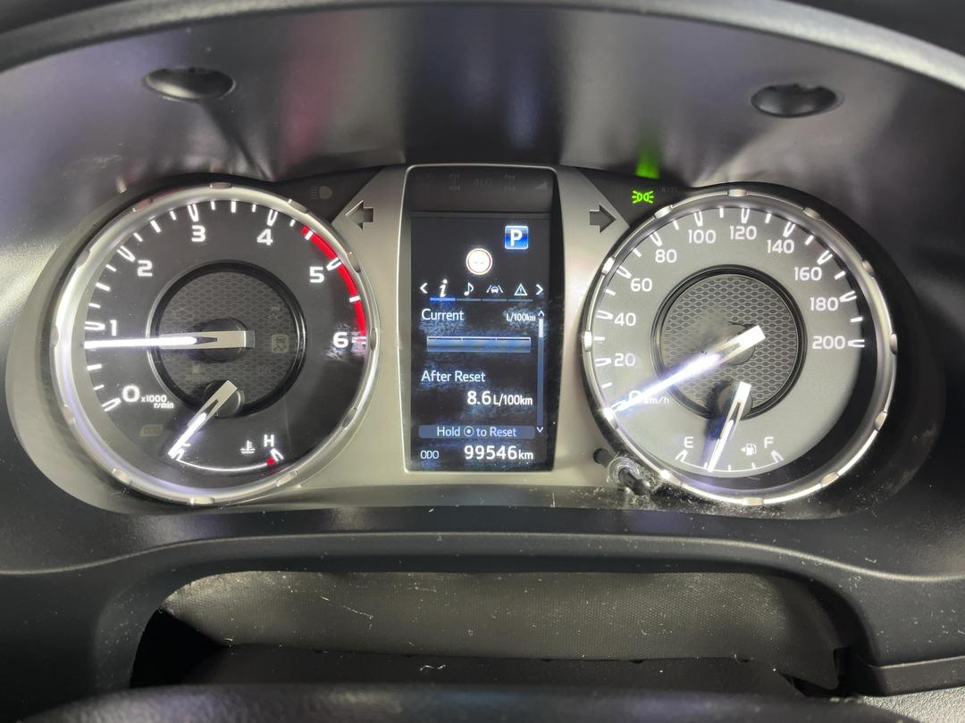 Photo '21' of Toyota Hilux