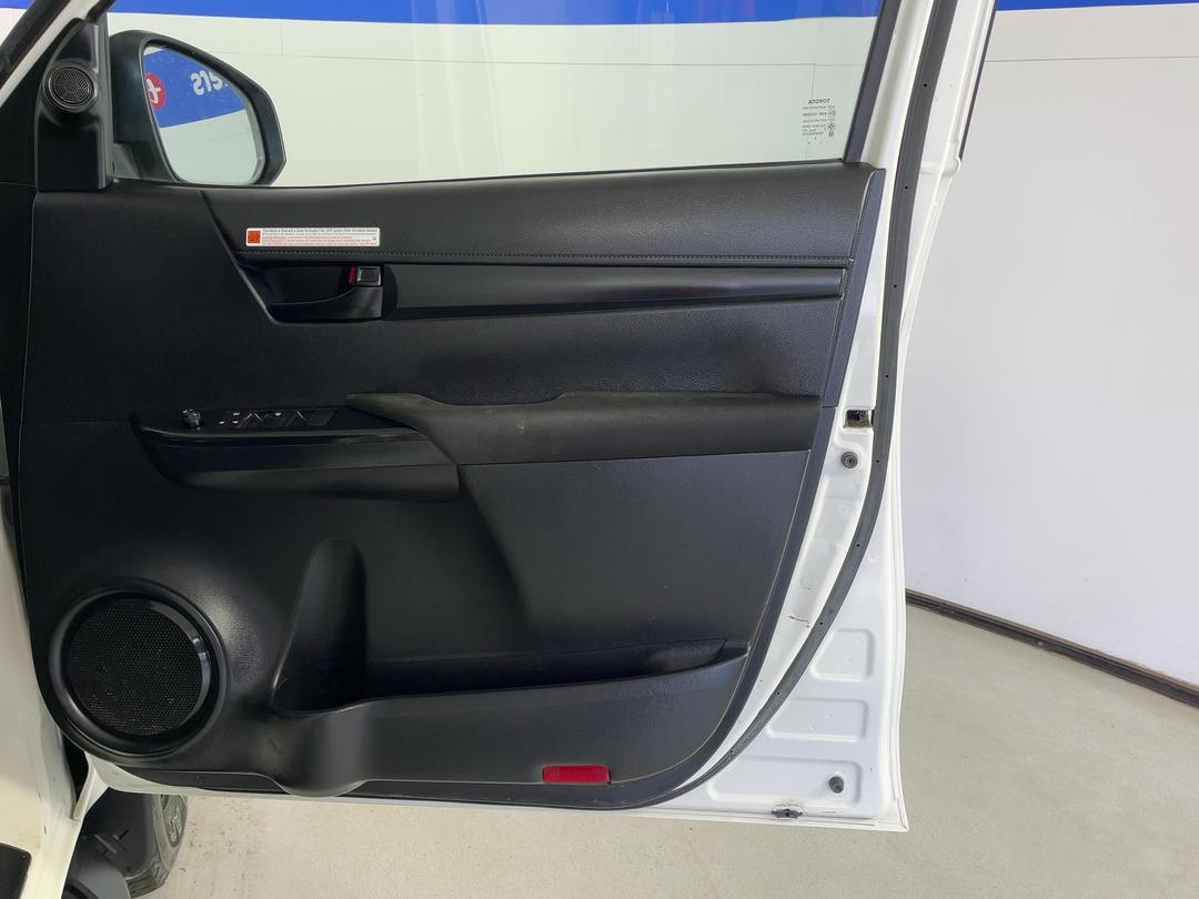 Photo '15' of Toyota Hilux