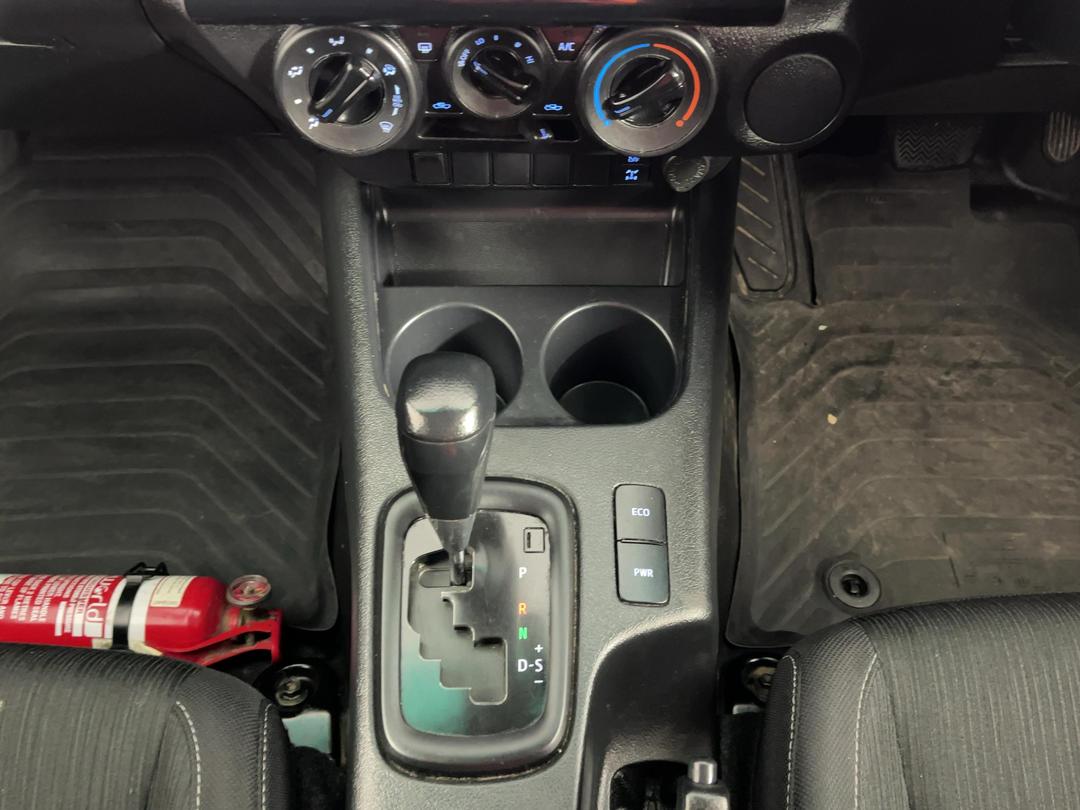 Photo '18' of Toyota Hilux