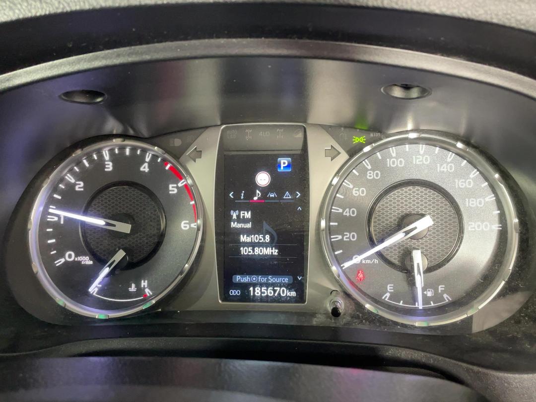 Photo '21' of Toyota Hilux