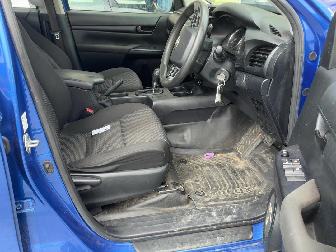 Photo '14' of Toyota Hilux WM DC