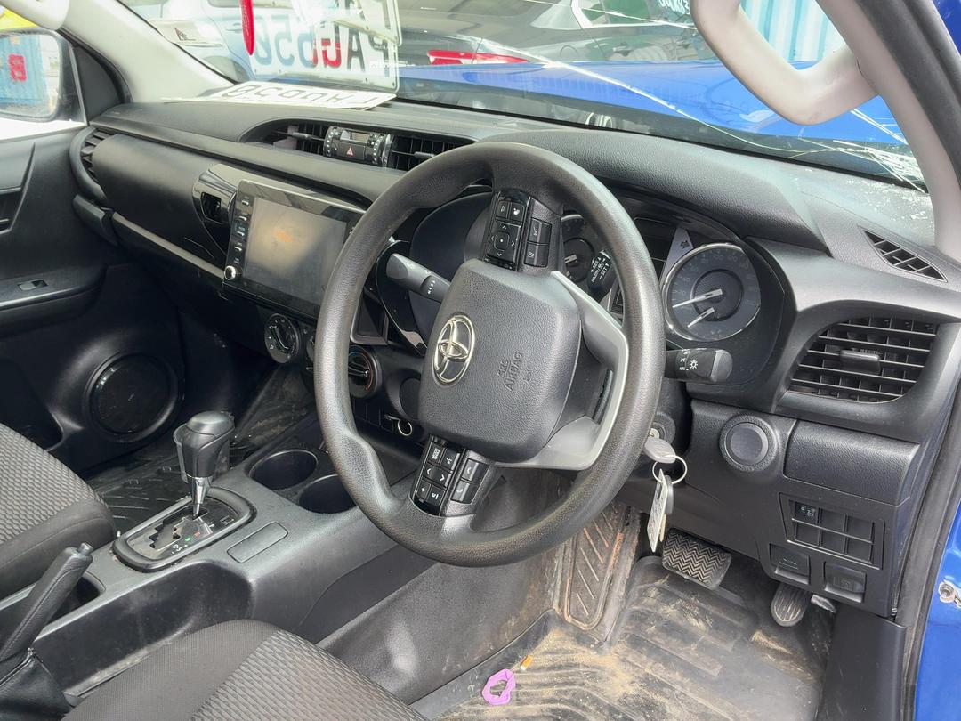 Photo '15' of Toyota Hilux WM DC