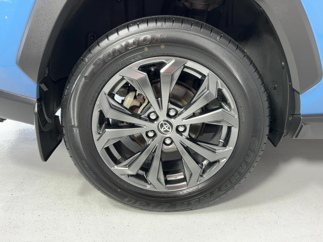 Photo '12' of Toyota Rav4