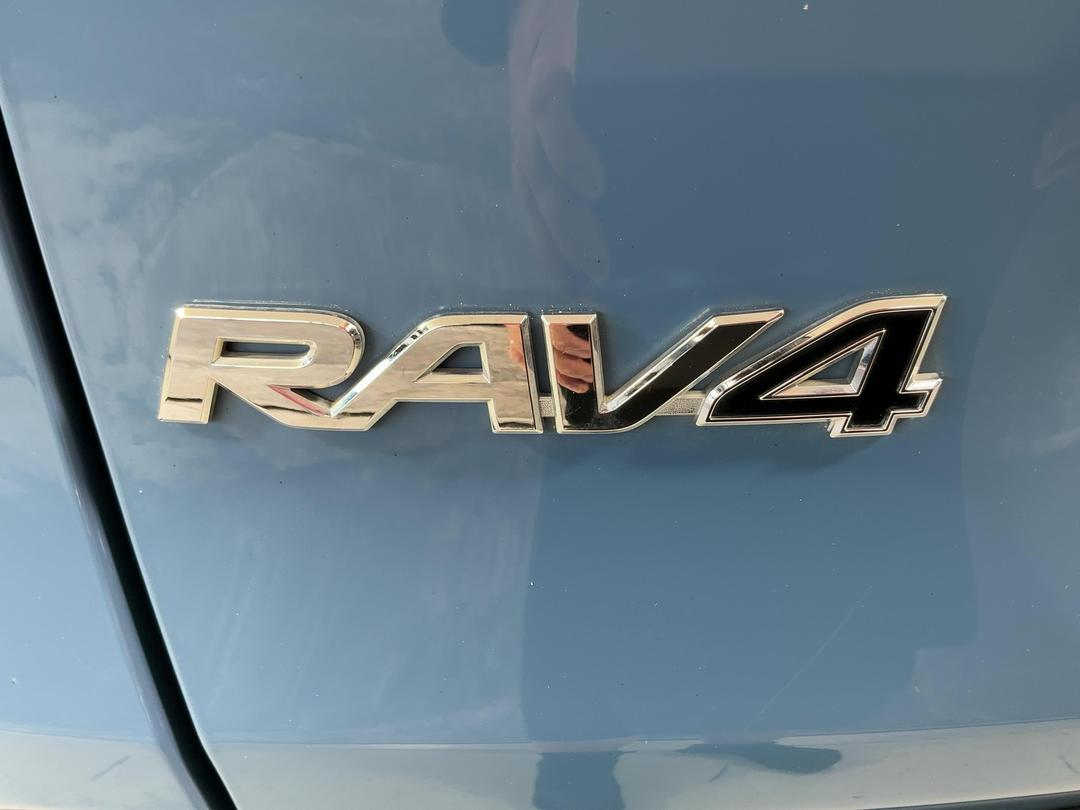 Photo '28' of Toyota Rav4