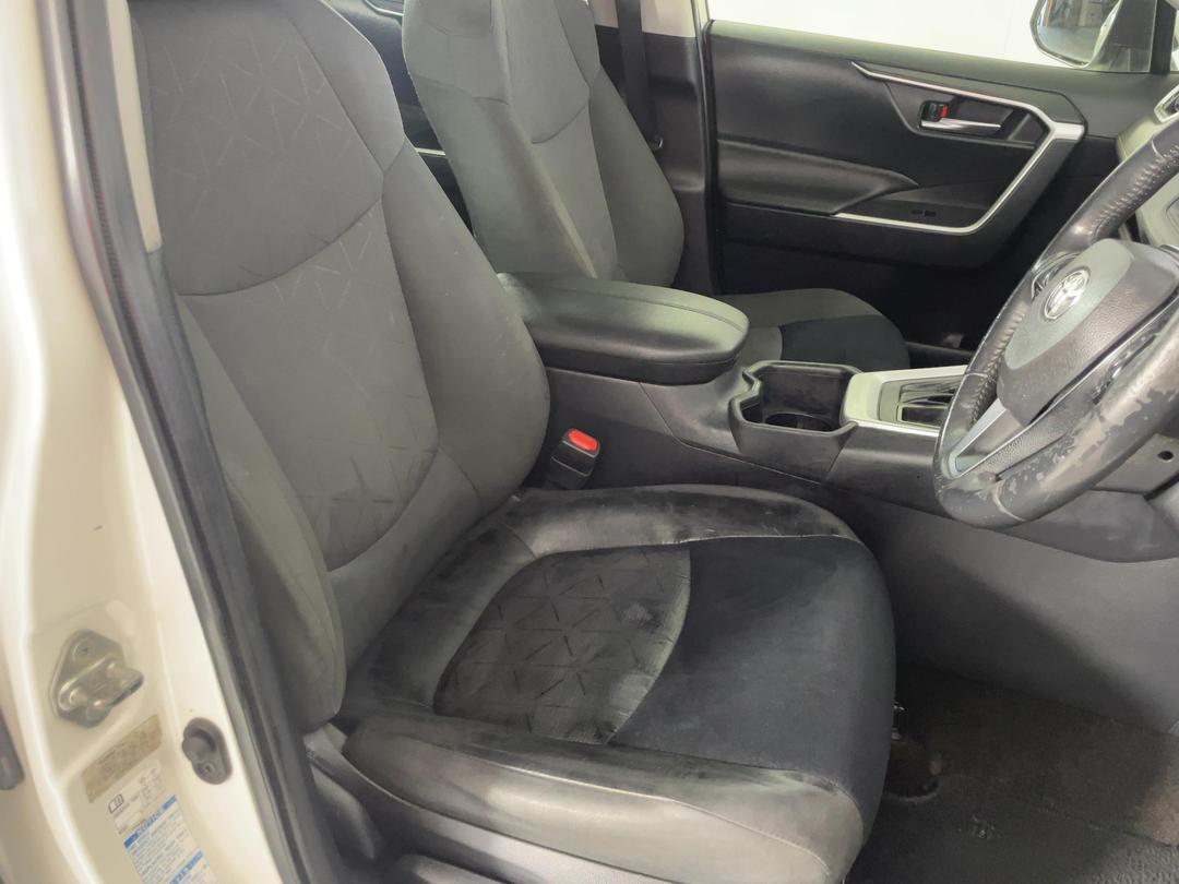 Photo '16' of Toyota Rav4