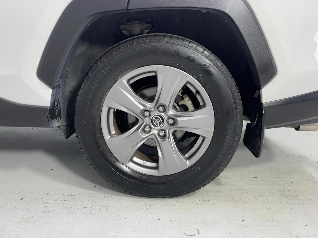 Photo '11' of Toyota Rav4