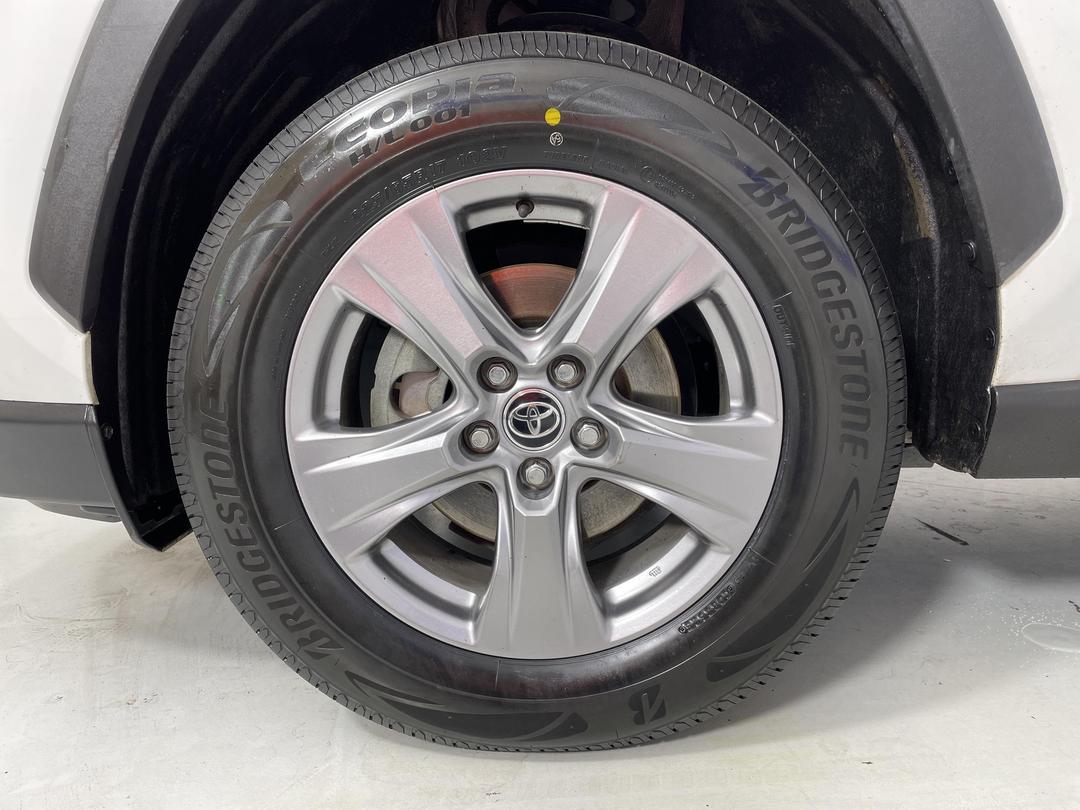 Photo '10' of Toyota Rav4