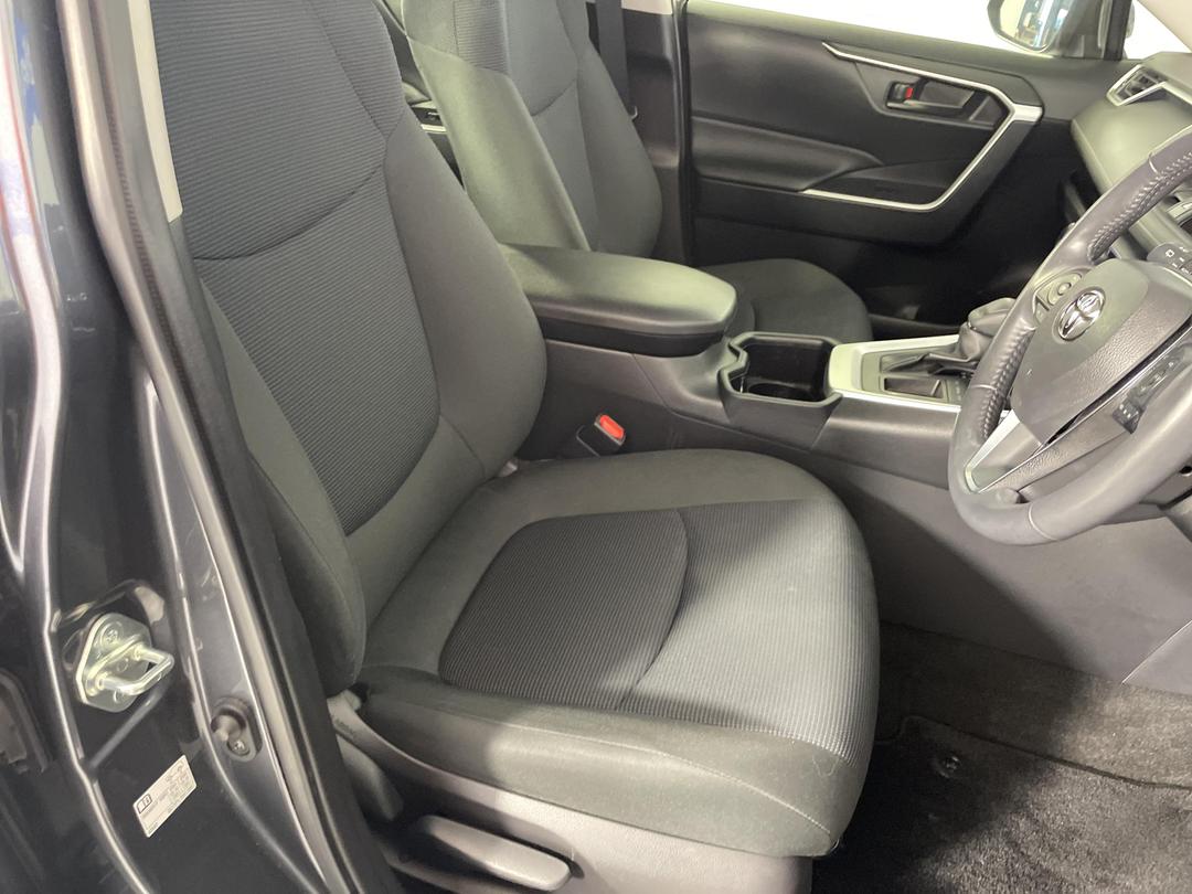 Photo '16' of Toyota Rav4