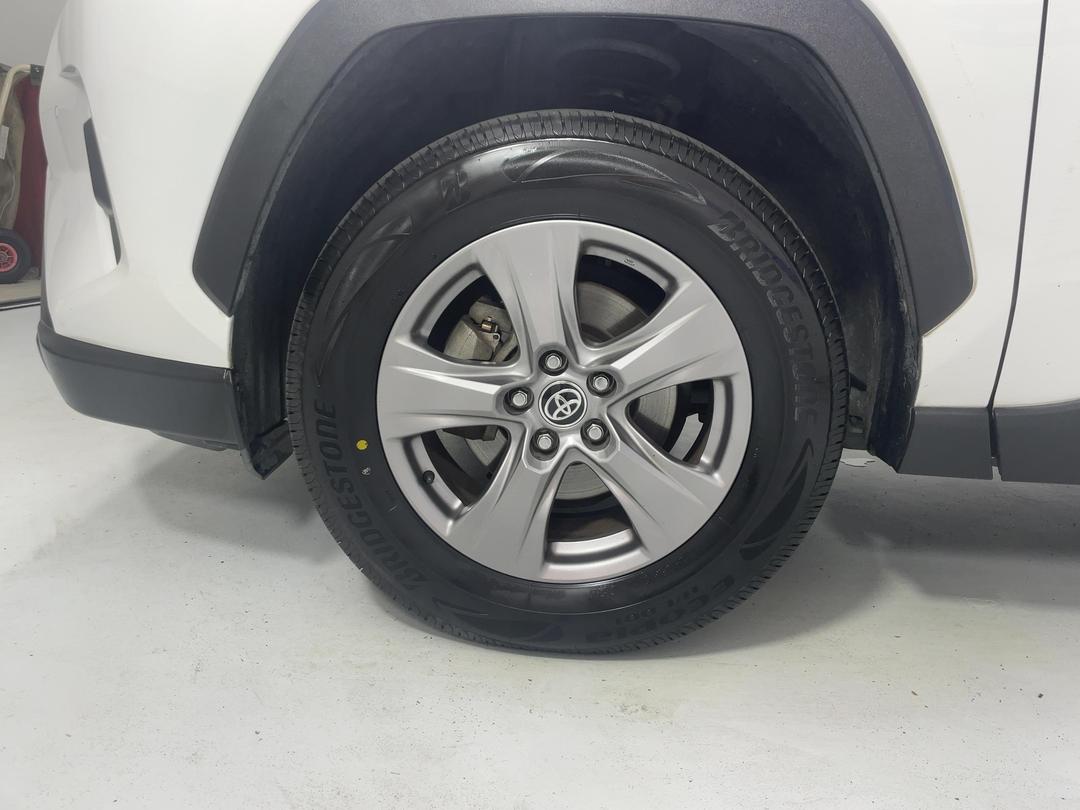 Photo '10' of Toyota Rav4