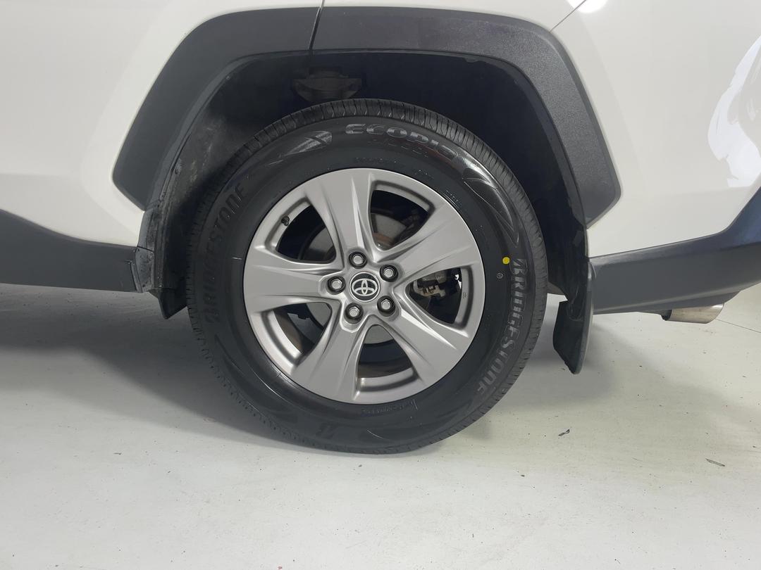 Photo '11' of Toyota Rav4