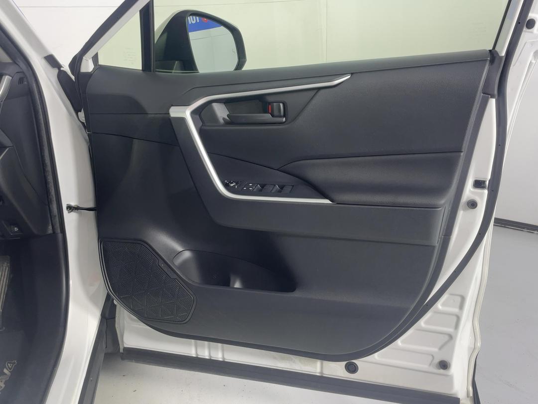 Photo '15' of Toyota Rav4