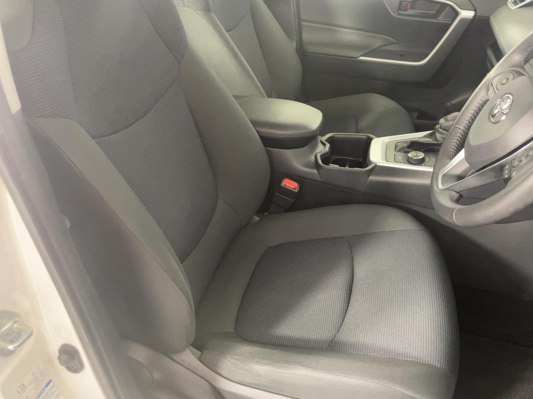 Photo '16' of Toyota Rav4