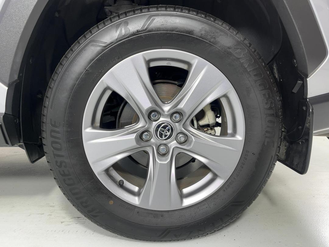 Photo '11' of Toyota Rav4