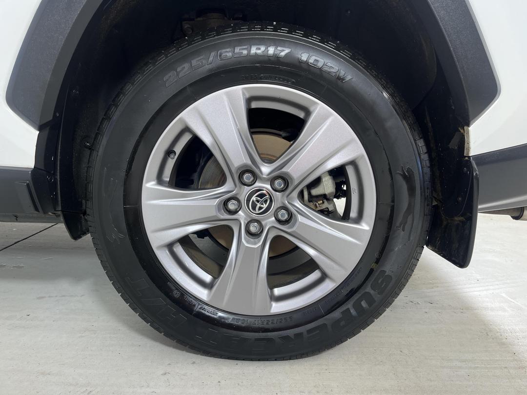 Photo '11' of Toyota Rav4