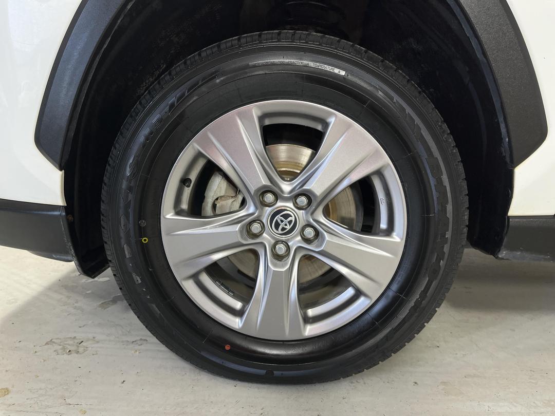 Photo '10' of Toyota Rav4