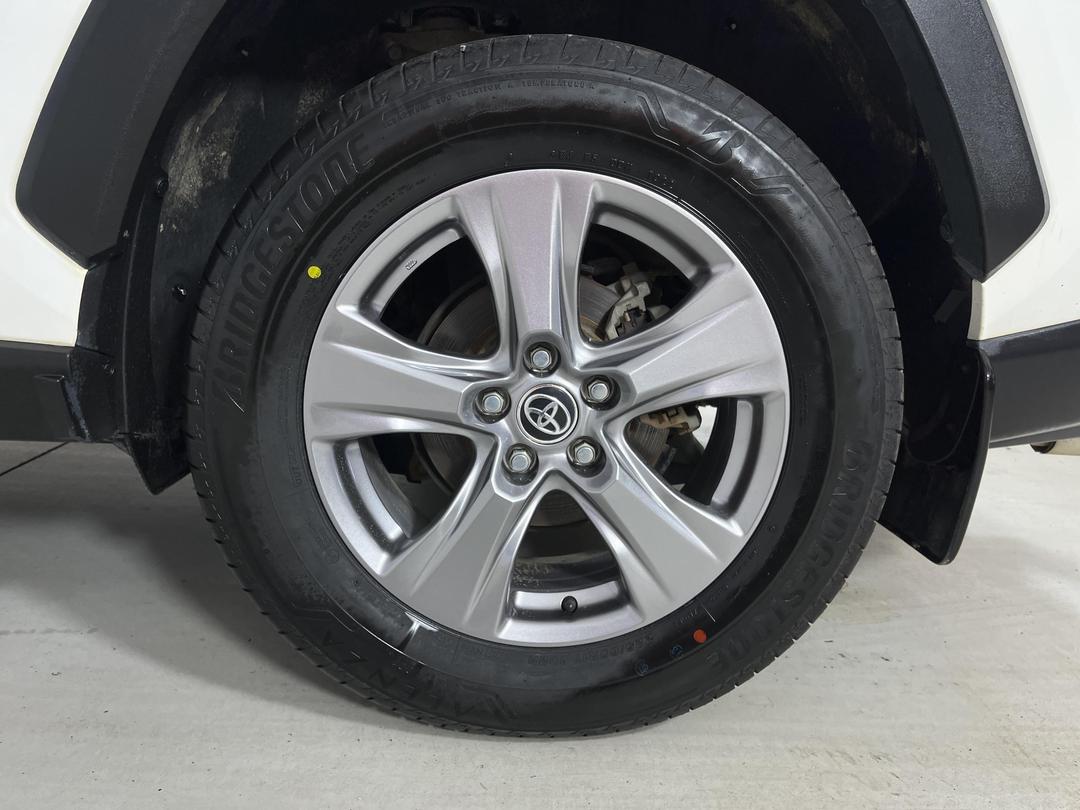 Photo '11' of Toyota Rav4